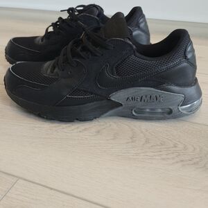 Nike Air Max Black and Gray Athletic Shoes